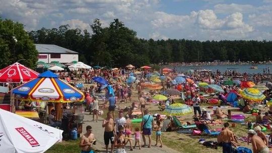 Atrakcyjna Okuninka. Jezioro Białe coraz bardziej popularne, "zaskakujący wzrost"