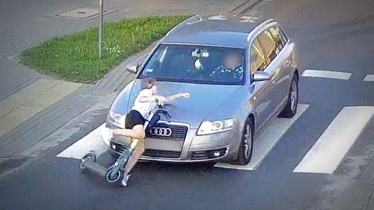 Audi potrąciło dziewczynkę na pasach. Kierująca spokojnie odjechała. Nagranie