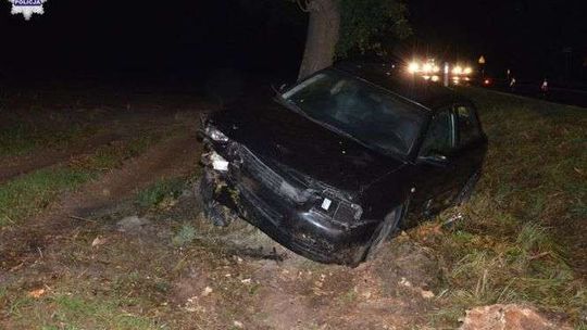Audi zjechało do rowu. Cztery osoby ranne