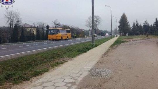 Autobus brał udział w wypadku. Policja szuka pasażerów