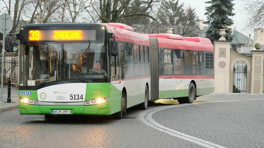 Autobusy wracają z ferii. Są zmiany w rozkładzie 