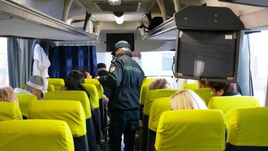 Autokar turystyczny z Ukrainy naszpikowany papierosami