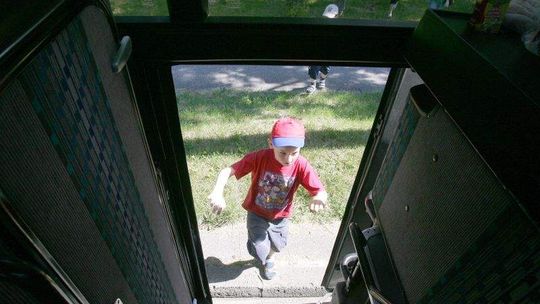 Autokary z dziećmi bez kolejki na granicy