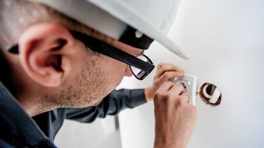 Automatyk, kierowca mechanik, technik energetyk. Minister edukacji wskazuje zawody przyszłości w Polsce 