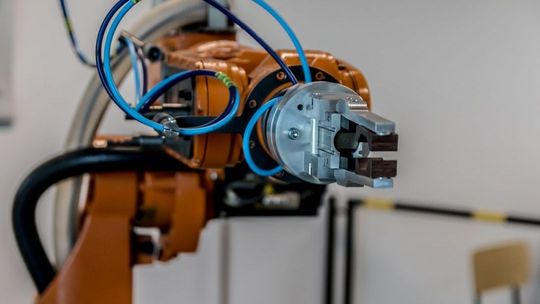 Automatyka przemysłowa – korzyści czy zagrożenia?