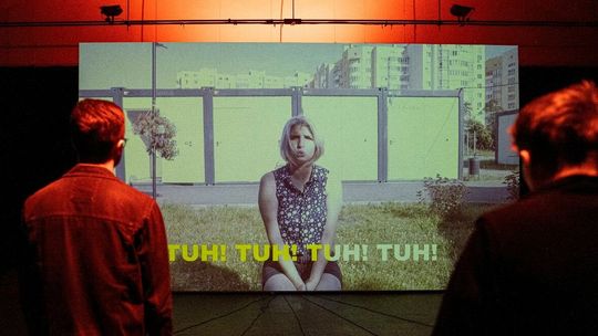 Autorskie oprowadzanie po wystawie "Powtarzajcie za mną" w Galerii Labirynt