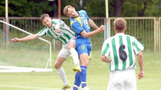 Avia - Izolator 0:0, Siarka blisko awansu do II ligi