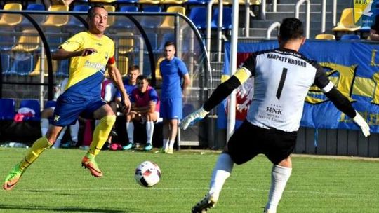 Avia ma kręgosłup, potrzebuje młodzieżowców