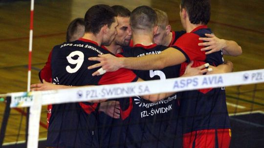 Avia Świdnik - Wawel Kraków 2:3, Politechnika Lubelska - AKS Rzeszów 1:3