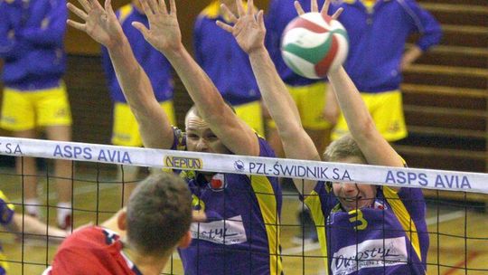 Avia Świdnik – Wisłok Strzyżów 3:1, Błękitni Ropczyce – Cukrownik Lublin 3:0