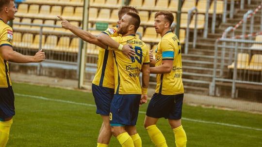 Avia Świdnik wygrywa w Dębicy. Cenne zwycięstwa Podlasia Biała Podlaska i Chełmianki Avia Świdnik wygrywa w Dębicy. Cenne zwycięstwa Podlasia Biała Podlaska i Chełmianki