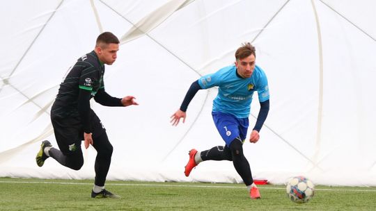 Avia zremisowała z Pogonią Grodzisk Mazowiecki, Kłopoty Patryka Małeckiego i dodatkowy transfer