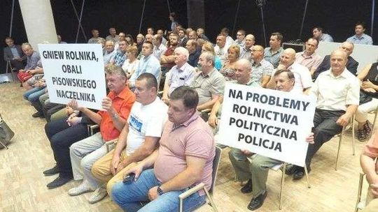 Awantura i łzy rolnika na sesji sejmiku. Radny: "Ta sesja to PR-owski zabieg"