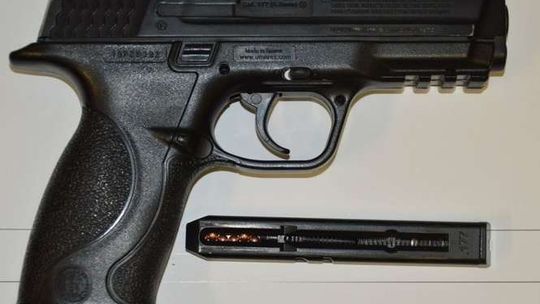 Awantura na osiedlu. 39-latek chciał postrzelić sąsiada