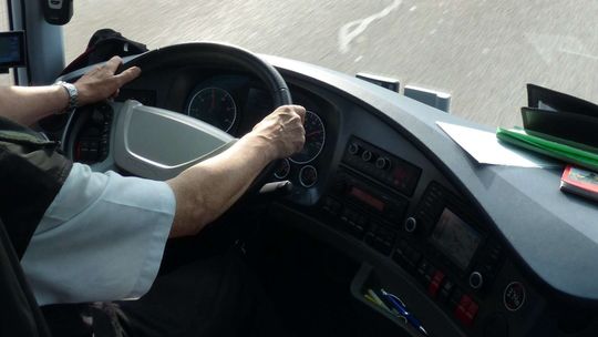 Awantura w autobusie. Kierowca miał krzyczeć na pasażerkę, bo usiadła tuż za nim