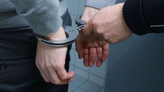 Awantura w hotelu. 23-latek nie chciał się uspokoić. Ukrywał coś pod bluzą