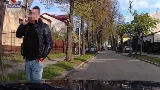 Awantura w taksówce. Poszukiwany pasażer zgłosił się na policję