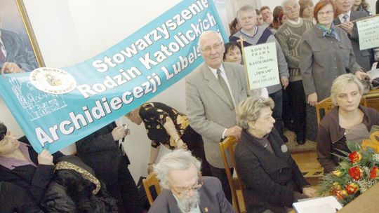 Awantura ws. Telewizji Trwam na sesji w Świdniku