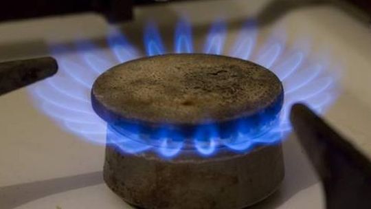 Awanturował się w domu i odkręcił gaz