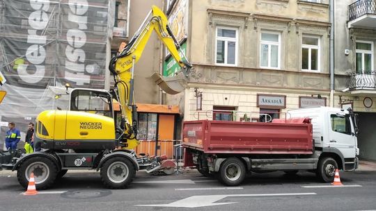 Awaria ciepłownicza na ul. Narutowicza. Zamknięto jeden pas ruchu