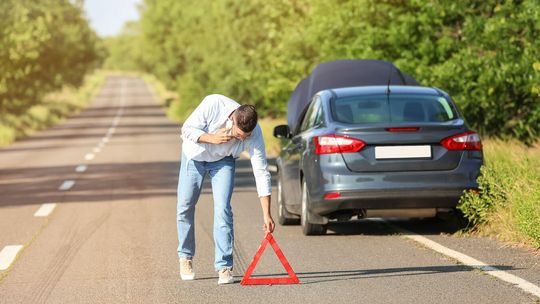Awaria samochodu w podróży – jak sobie z nią poradzić?