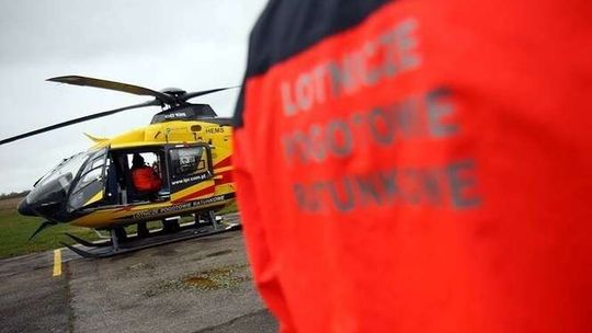 Awaryjne lądowanie szybowca. Pilot zabrany przez pogotowie