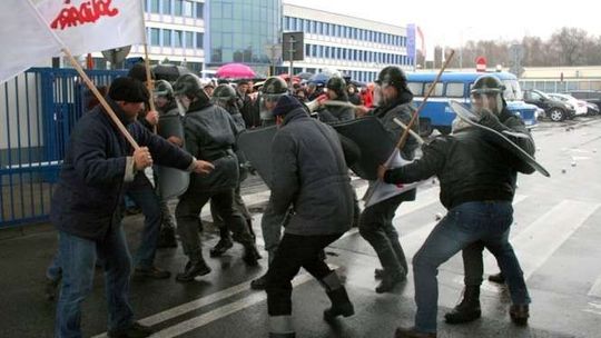 Azoty kontra ZOMO. Przypomnieli wydarzenia sprzed 34 lat (zdjęcia)