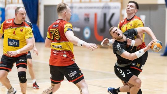 AZS UJK Kielce – MKS Padwa Zamość 26:31. Odpalili w drugiej połowie