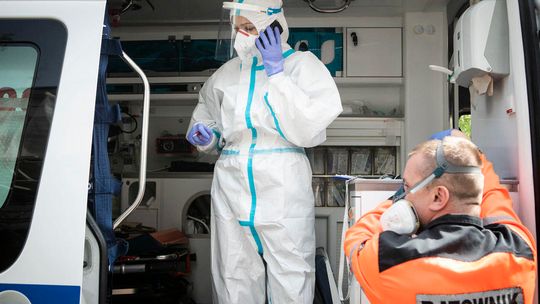 Badania wykazały obecność koronawirusa u 218 osób. Zmarło 7 chorych na COVID-19