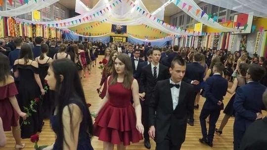 Bal gimnazjalny w SP nr 16 w Lublinie [zdjęcia]