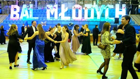 Bal Młodych. Alkohol do dobrej zabawy nie był im potrzebny 