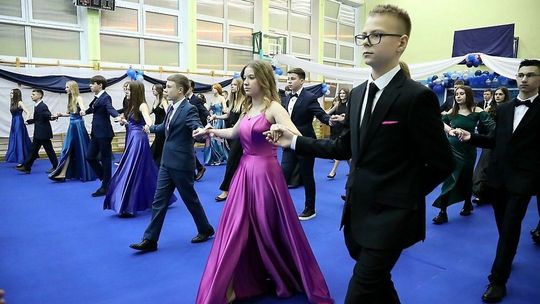 Bal ósmoklasisty w SP nr 43 w Lublinie. Jak oni pięknie wyglądali!