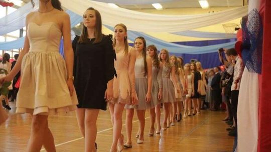 Bal w Szkole Podstawowej nr 5 im. Króla Władysława Łokietka (dużo zdjęć) 