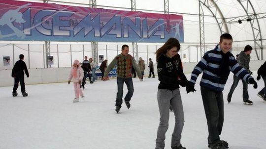 Bałagan na lodowisku Icemania. Kilka grup na jedną godzinę