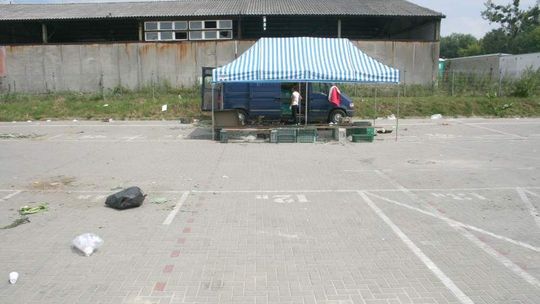 Bałagan na targowisku w Puławach. Wnioski do sądu o ukaranie kupców