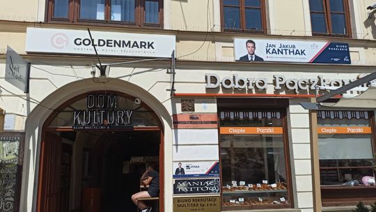 Baner posła Kanthaka na deptaku w Lublinie. A pozwolenia brak