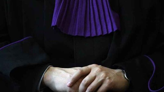 Bank stresował rencistę wezwaniami. Zapłaci za to