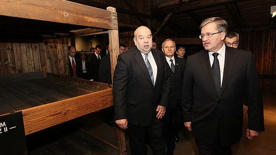 Barak oświęcimski w Waszyngtonie a sprawa polska. Jak rozwiązać problem?
