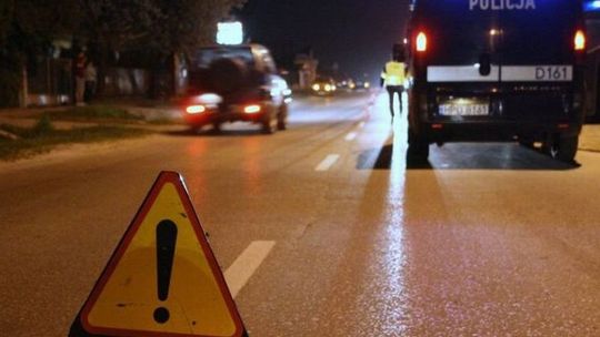 Barak: Zderzenie 3 samochodów i TIR-a. Droga zablokowana