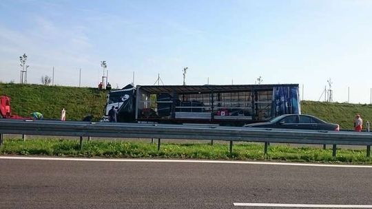 Barak: Zderzenie dwóch ciężarówek na obwodnicy Lublina