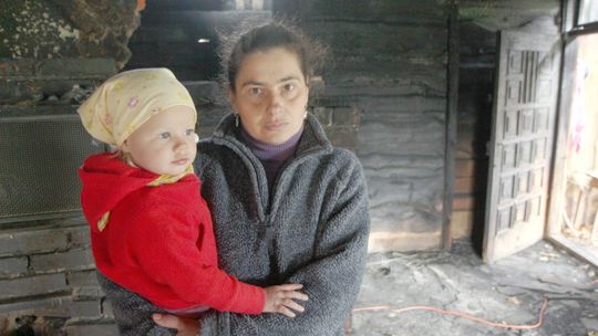 Baran: Pożar domu. Rodzina straciła wszystko. Prosi o pomoc