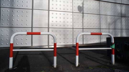 Barierki U11A i U12A w infrastrukturze miejskiej – bezpieczeństwo, które widać