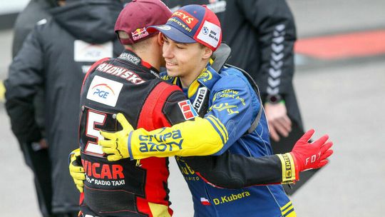 Bartosz Zmarzlik trzeci raz z rzędu najlepszy w finale Złotego Kasku. Drugi był Dominik Kubera z Motoru Lublin