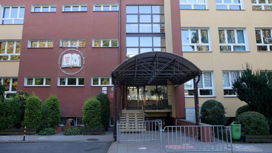 Basen przy lubelskiej podstawówce? Radny przekonuje, że nie tylko uczniowie skorzystają 