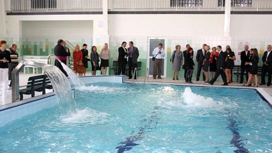 Basen w Parczewie uroczyście otwarty. Pływanie za kilka dni