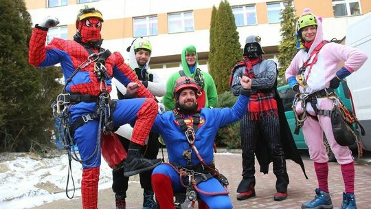 Batman, Spiderman i Minionki na ścianie szpitala w Lublinie. Dla WOŚP