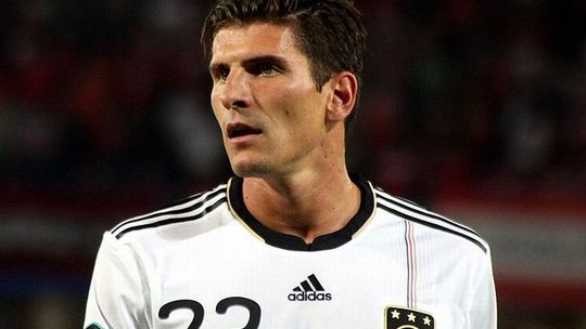 Bayern - FC Basel 7:0, Inter pożegnał się z Ligą Mistrzów (wideo)