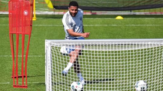 Bayern wrócił do treningów, Lewandowski już strzela [wideo]