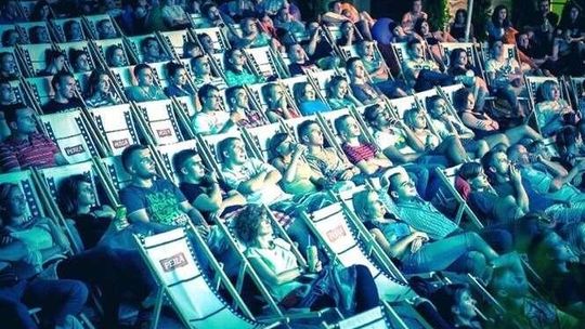 Będą filmy i leżaki. Rusza Kino Perła, Miasto Movie na Starym Mieście i Kino w Bramie