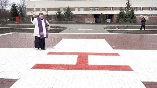 Będą lądować w dzień i w nocy. Lądowisko przy szpitalu zmodernizowane